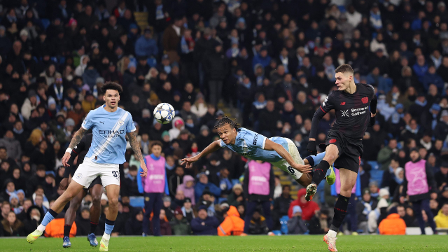 25/11/2025 v Bayer Leverkusen